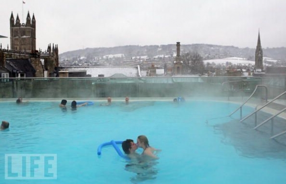 Całowanie w niecodziennym miejscu Całowanie w niecodziennym miejscu