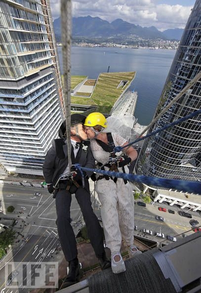 Całowanie w niecodziennym miejscu Całowanie w niecodziennym miejscu