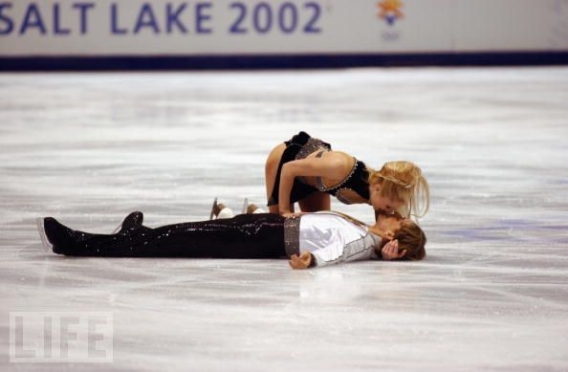 Całowanie w niecodziennym miejscu Całowanie w niecodziennym miejscu