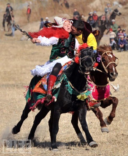 Całowanie w niecodziennym miejscu Całowanie w niecodziennym miejscu