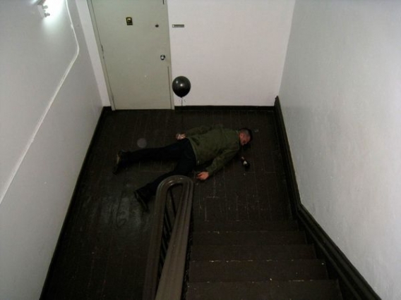 Z trupem dookoła świata Z trupem dookoła świata