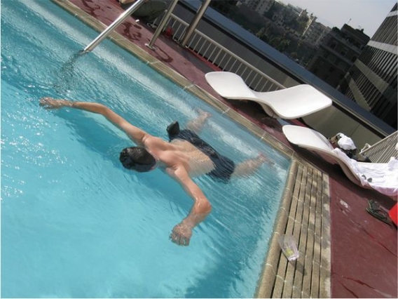 Z trupem dookoła świata Z trupem dookoła świata