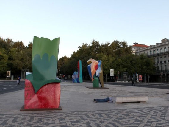 Z trupem dookoła świata Z trupem dookoła świata