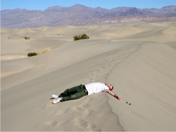 Z trupem dookoła świata Z trupem dookoła świata