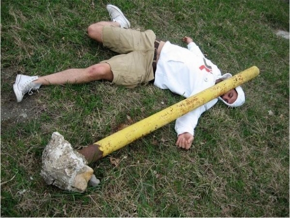 Z trupem dookoła świata Z trupem dookoła świata