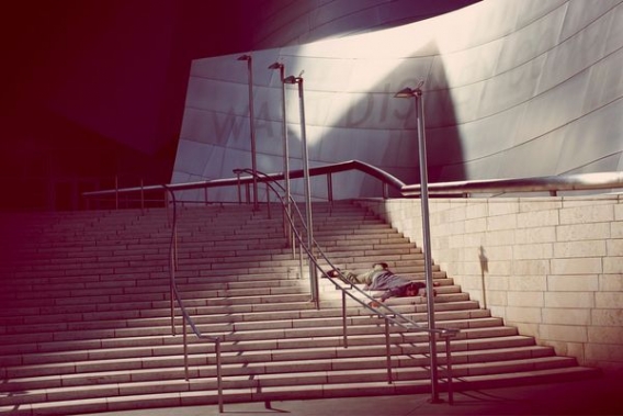 Z trupem dookoła świata Z trupem dookoła świata