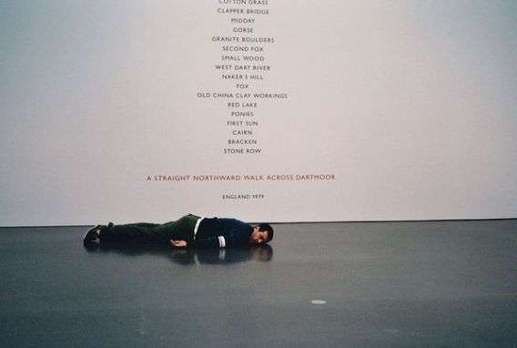 Z trupem dookoła świata Z trupem dookoła świata