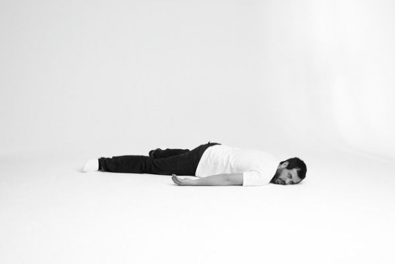 Z trupem dookoła świata Z trupem dookoła świata