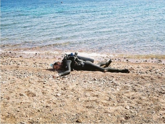 Z trupem dookoła świata Z trupem dookoła świata