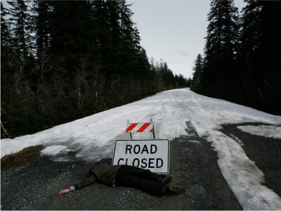 Z trupem dookoła świata Z trupem dookoła świata