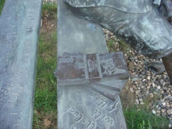 Dziwna rzeźba Dziwna rzeźba