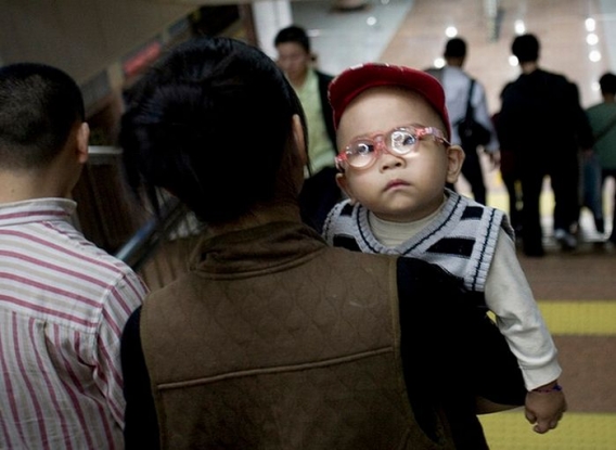 Słodkie dzieciaki w okularach Słodkie dzieciaki w okularach