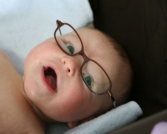 Słodkie dzieciaki w okularach Słodkie dzieciaki w okularach