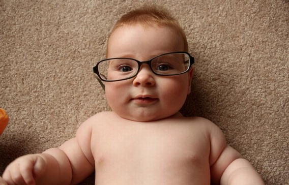 Słodkie dzieciaki w okularach Słodkie dzieciaki w okularach