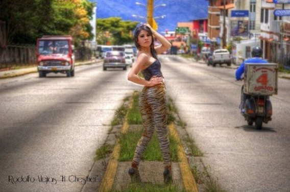 Modelki w dziwnych pozach