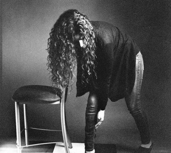 Modelki w dziwnych pozach