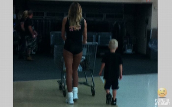 Dziwni klienci supermarketu Dziwni klienci supermarketu