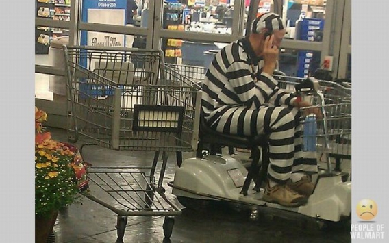 Dziwni klienci supermarketu Dziwni klienci supermarketu