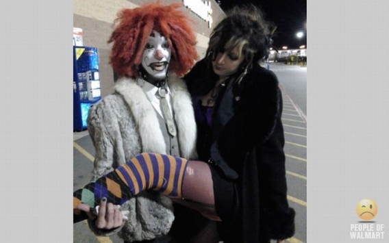 Dziwni klienci supermarketu Dziwni klienci supermarketu