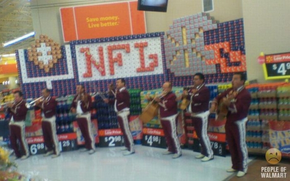 Dziwni klienci supermarketu Dziwni klienci supermarketu