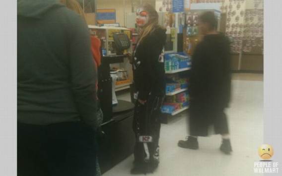 Dziwni klienci supermarketu Dziwni klienci supermarketu